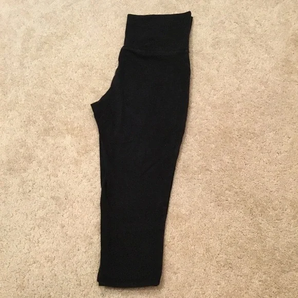 Mossimo Supply Co. Black Capris Leggings - Picture 3 of 6